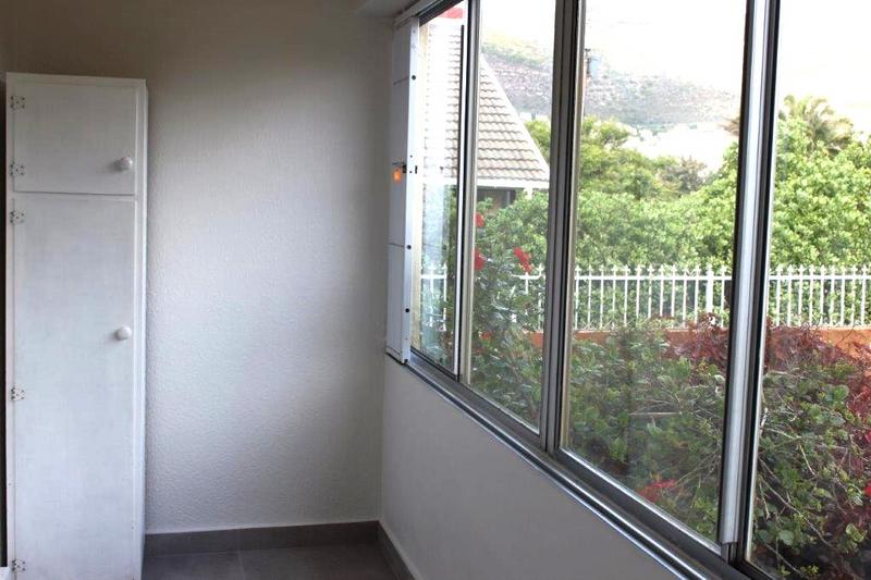 To Let 2 Bedroom Property for Rent in Fish Hoek Western Cape